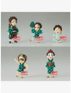 Television Demon Slayer: Kimetsu No Yaiba World Collectible Figure Tanjiro Kamado Blind Box Figure